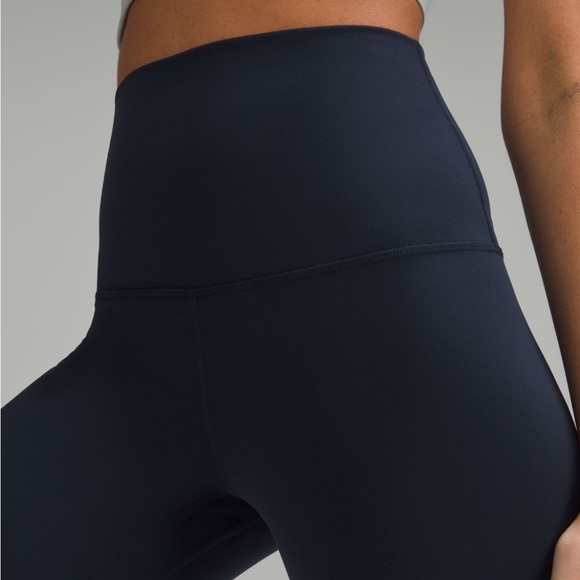 Lululemon super high align 28” leggings size 4 - Picture 3 of 9